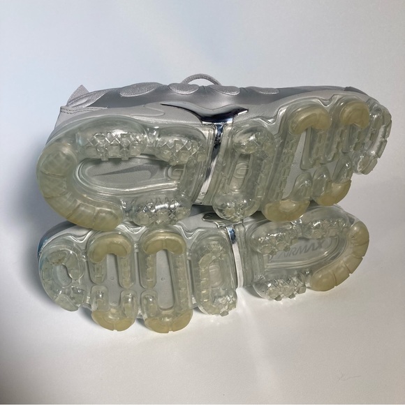 Nike Air Vapermax Plus US 8 - Picture 6 of 11